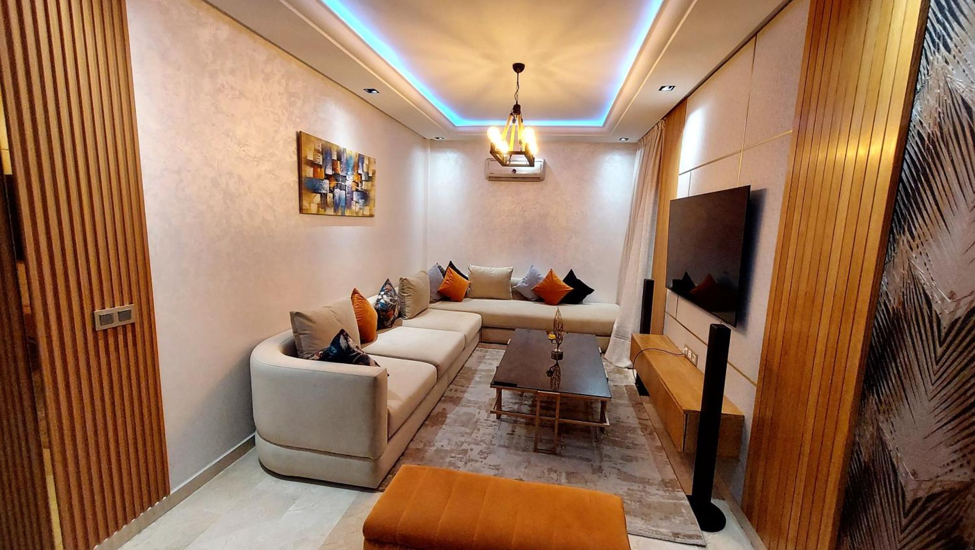 Luxury Downtown Apartment Of 80M2 In Front Of Hassan 2 Mosque And Sea From Family , Pour Famille , Interdit Couples Araabic Non Marie, Forbidden Unmarried Araabic Couples Basement Car Park カサブランカ エクステリア 写真